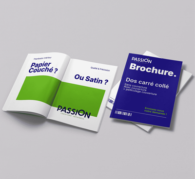 Brochure — Dos carré collé 